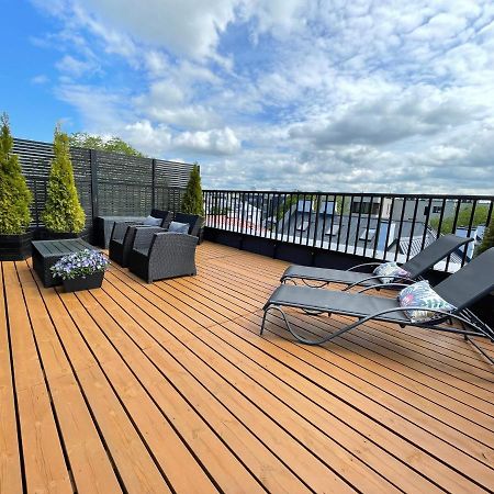 City Terrace Apartment Avangard - Large Private Roof Terrace Ταλίν Εξωτερικό φωτογραφία