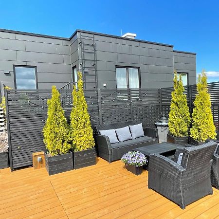 City Terrace Apartment Avangard - Large Private Roof Terrace Ταλίν Εξωτερικό φωτογραφία