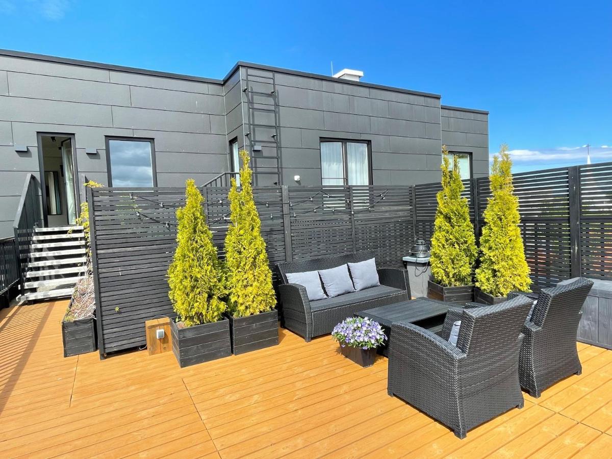 City Terrace Apartment Avangard - Large Private Roof Terrace Ταλίν Εξωτερικό φωτογραφία